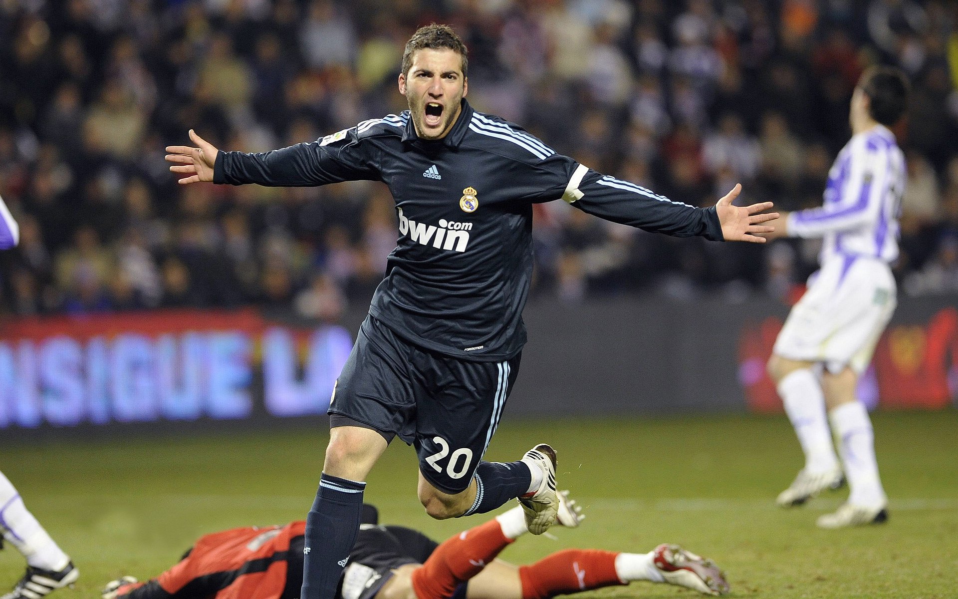 开云体育-2025年9月16-17日足球焦点赛事提前分析,足球赛事预告